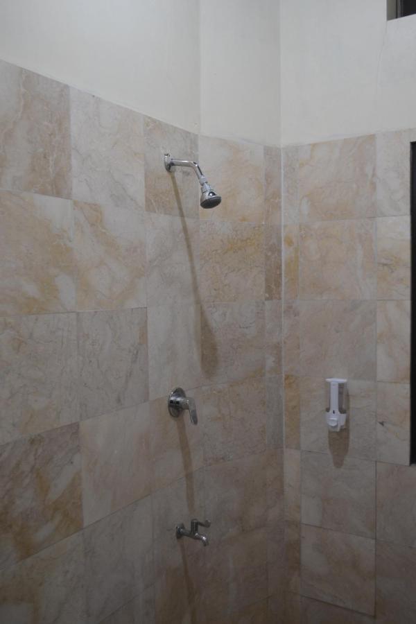 Hotel Batukaras Kalaras Zewnętrze zdjęcie