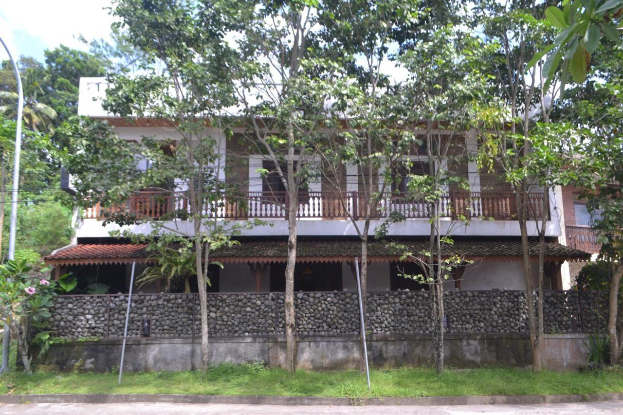 Hotel Batukaras Kalaras Zewnętrze zdjęcie